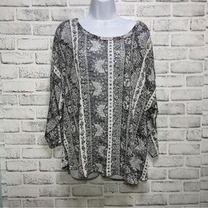 Almost Famous Black White Mixed Pattern Lightweight Sweater 3X